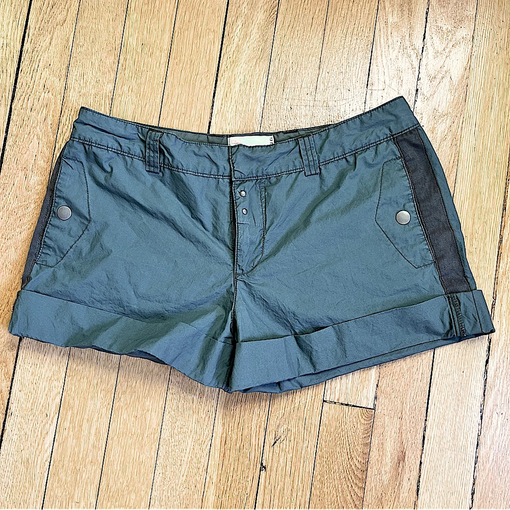 Urban Outfitters lightweight short great condition